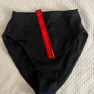 Left on Friday- NWT - Hi Hi tide bottoms